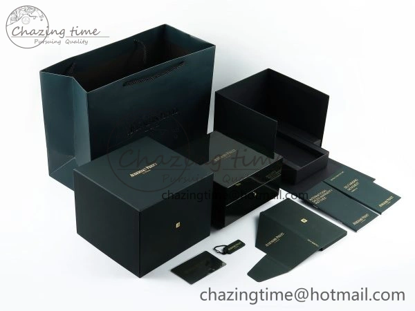 AUDEMARS PIGUET NEW GREEN WOODEN WATCH BOX AND PAPERS IMPORTANT NOTE