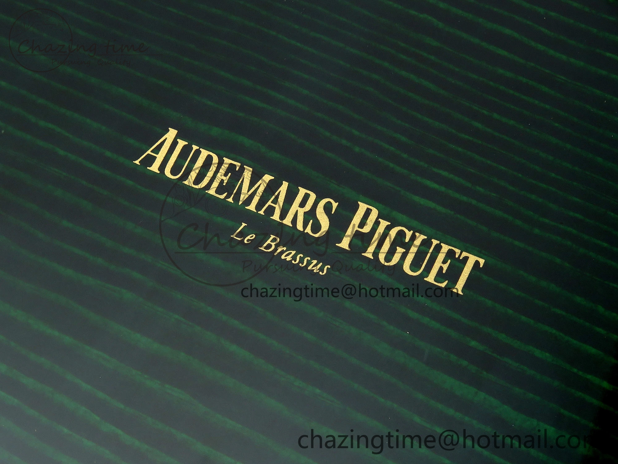 AUDEMARS PIGUET NEW GREEN WOODEN WATCH BOX AND PAPERS IMPORTANT NOTE
