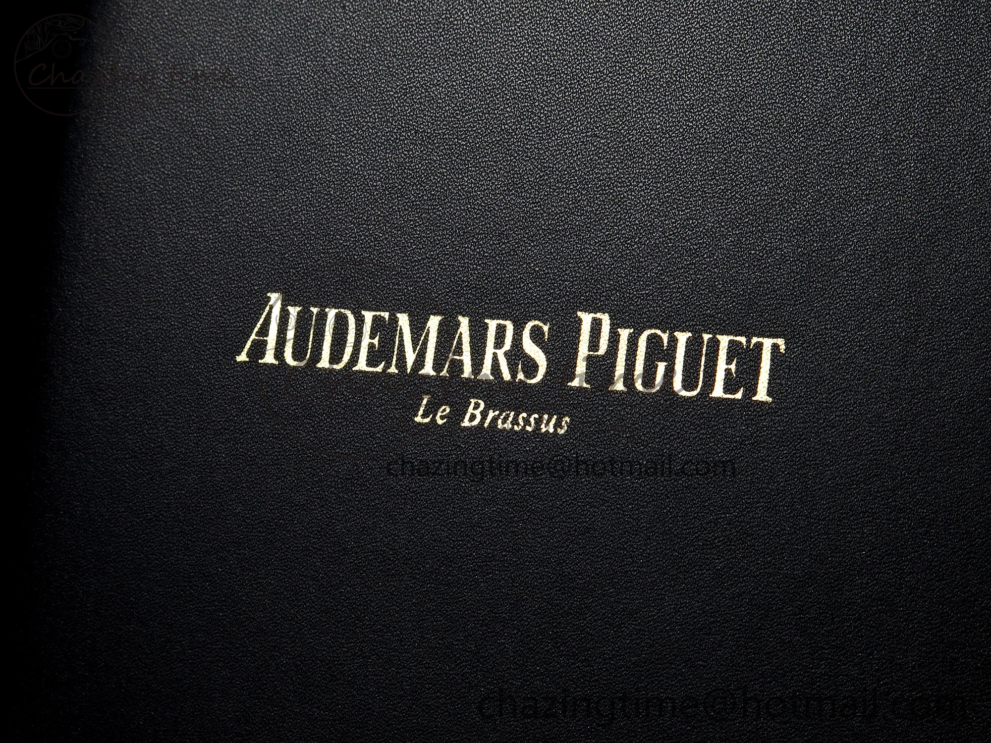 AUDEMARS PIGUET NEW GREEN WOODEN WATCH BOX AND PAPERS IMPORTANT NOTE