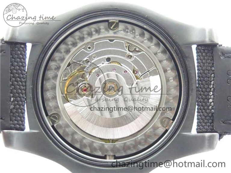 AVENGER Boutique Edition V17310 Ti DLC 1:1 Best Edition Black CF Dial on Nylon Strap A2824