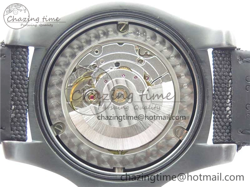 AVENGER Boutique Edition V17310 Ti DLC 1:1 Best Edition Black CF Dial on Nylon Strap A2824