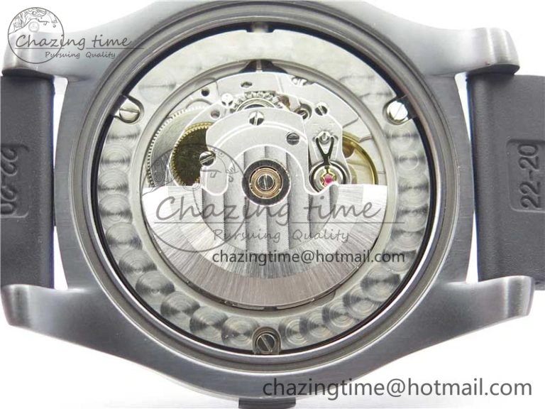 AVENGER Boutique Edition V17310 Ti DLC 1:1 Best Edition Yellow Dial on Rubber Strap A2824