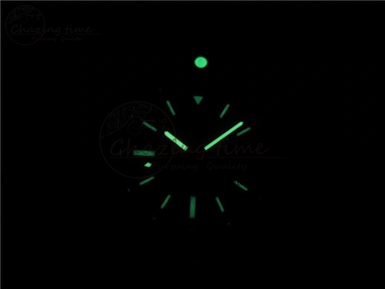 AVENGER Boutique Edition V17310 Ti DLC 1:1 Best Edition Yellow Dial on Rubber Strap A2824