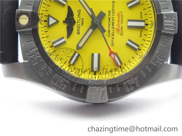 AVENGER Boutique Edition V17310 Ti DLC 1:1 Best Edition Yellow Dial on Rubber Strap A2824