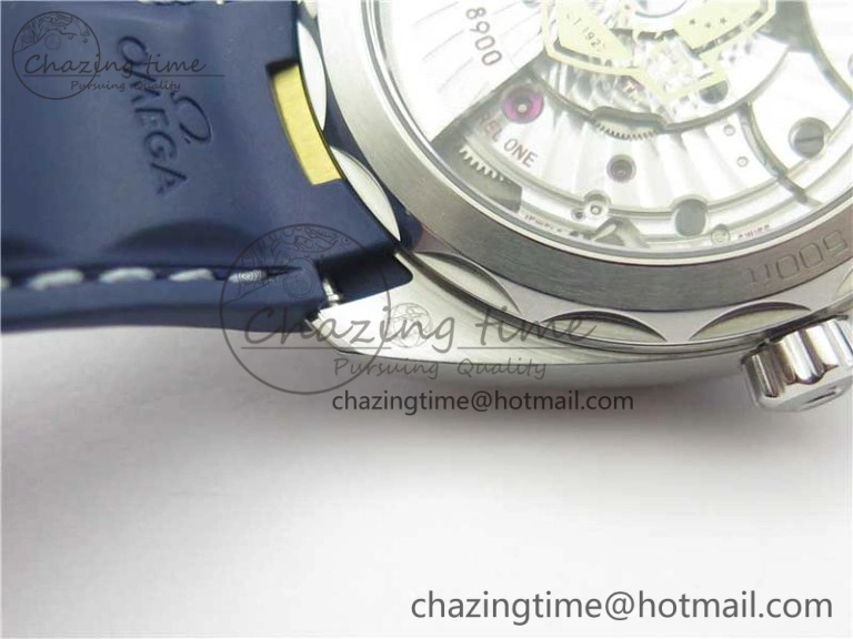 Aqua Terra 150M Master Chronometers VSF 1:1 Best Edition White Dial Gold Hand on Blue Rubber Strap A8900 Super Clone