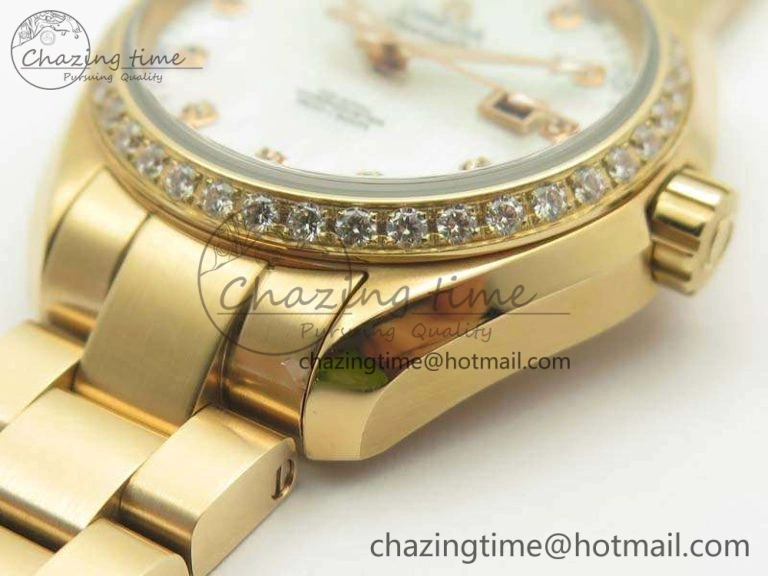 Aqua Terra Ladies 35mm RG V6F Best Edition White MOP Dial Diam On RG Bracelet A8520