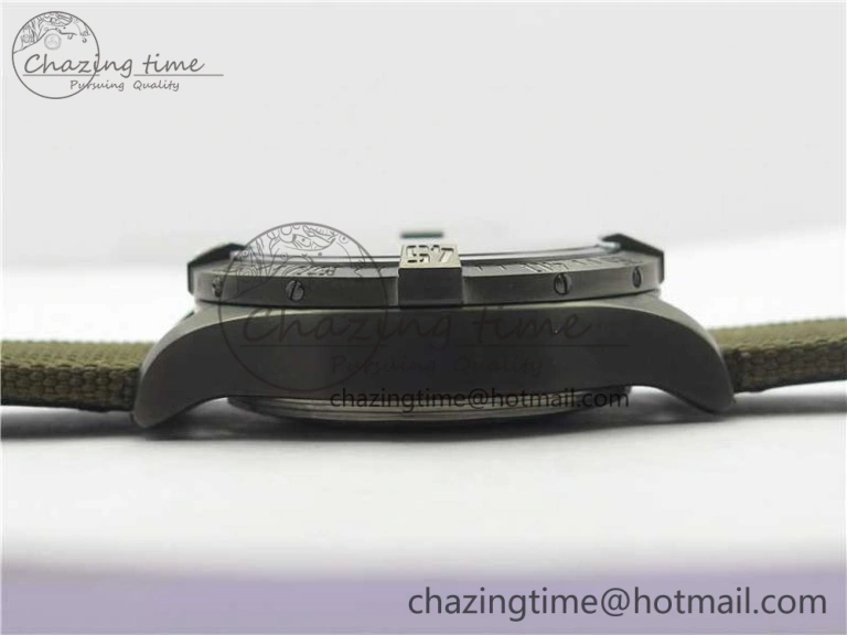Avenger Bandit Titanium DLC B50 Best Edition Gray Carbon Dial on Green Nylon Strap A7750