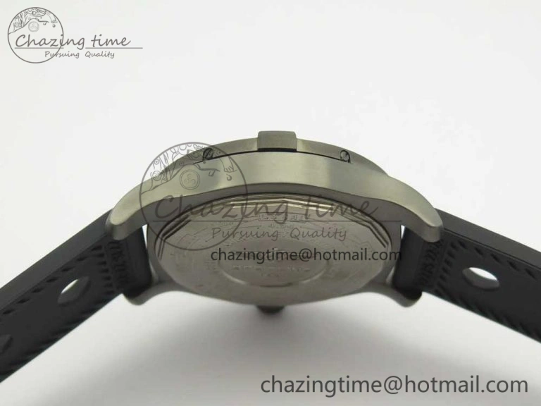 Avenger Blackbird V17311 Ti DLC 1:1 Best Edition Black Dial Diamonds Bezel on Rubber Strap A2824