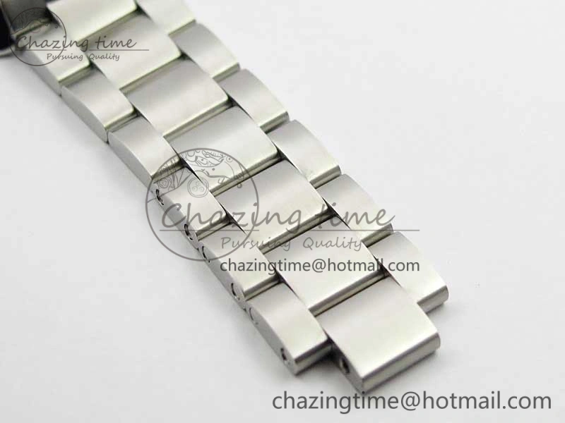 Avenger Chronograph 43mm SS B12F Best Edition White Dial on SS Bracelet A7750