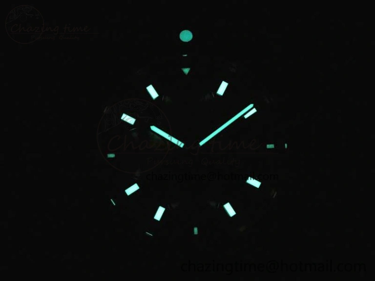 Avenger Chronograph 43mm SS B12F Best Edition White Dial on SS Bracelet A7750