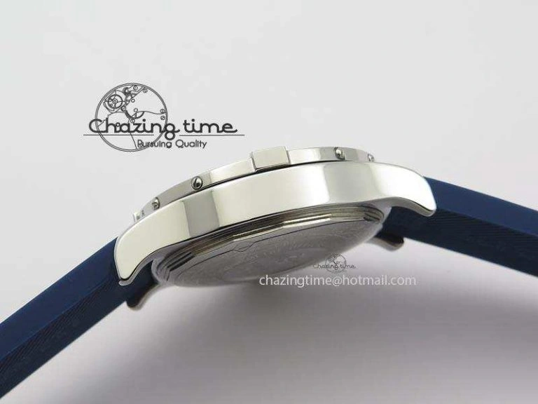 Avenger II GMT SS Blue Dial On Blue Rubber Strap A2836