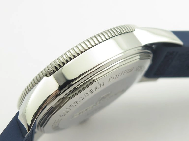 Avenger II GMT SS Cream Dial On Rubber Strap A2836
