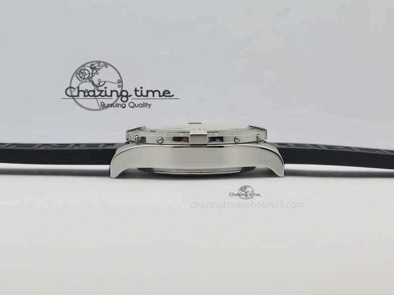 Avenger II GMT SS Cream Dial On Rubber Strap A2836