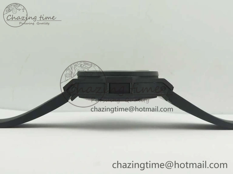 Big Bang 44mm Full Carbon Fiber 3AF CF Dial Black Markers Hands on Black Rubber Strap HUB4100