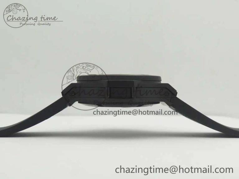 Big Bang 44mm Full Carbon Fiber 3AF CF Dial Silver Markers Hands Black Subdial on Rubber Strap HUB4100