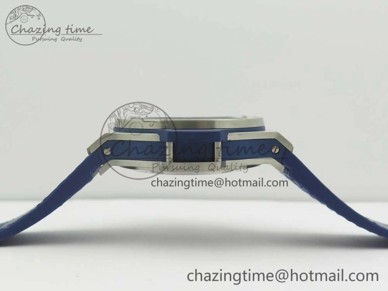 Big Bang 44mm SS V6F 1:1 Best Edition Blue Dial on Blue Gummy Strap HUB4104