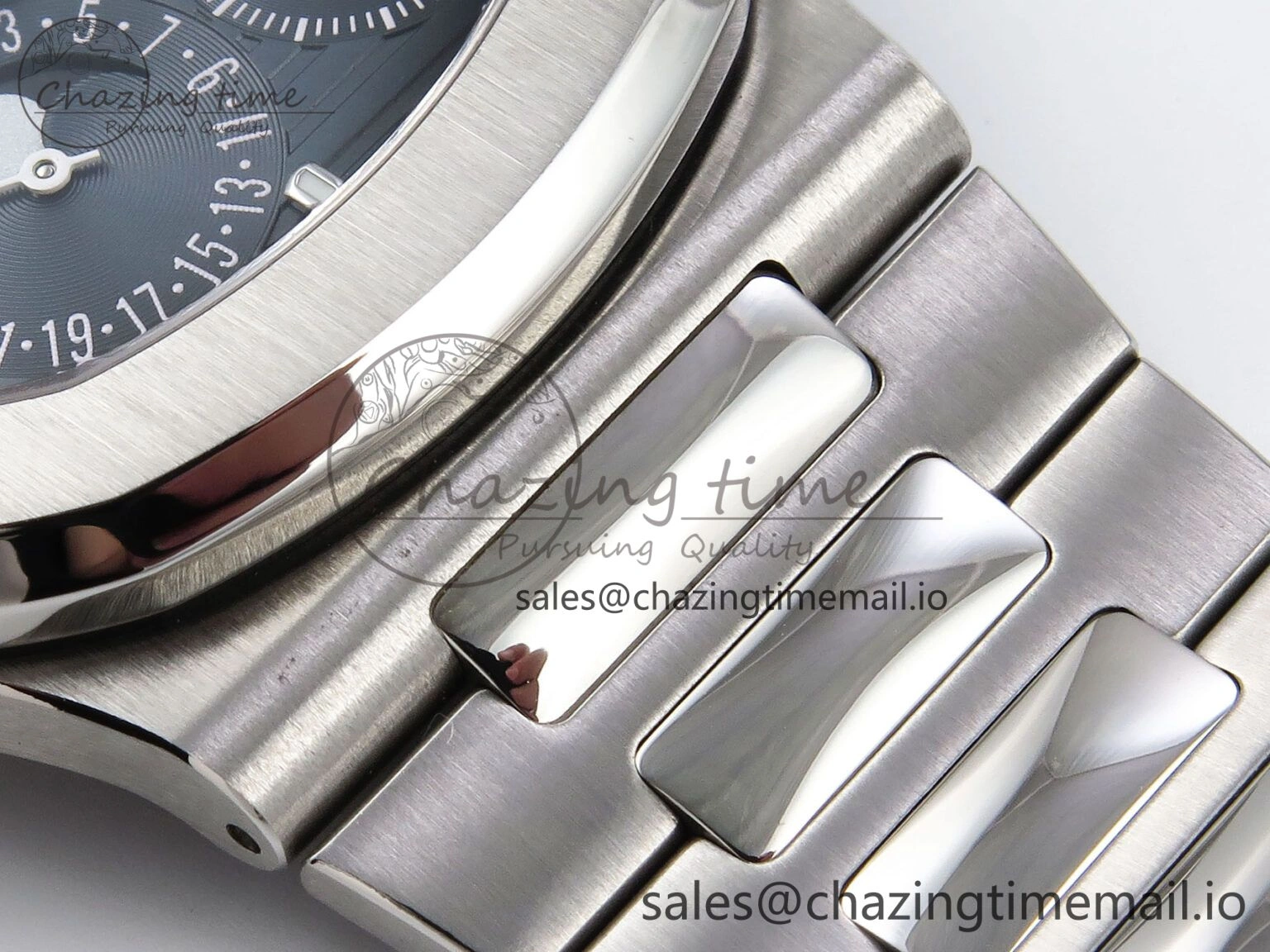 CUSTOM MODDED NAUTILUS 5712 SS SWF 1:1 BEST EDITION BLUE DIAL ON SS BRACELET A240 ( VSV Engravings，New Folding Clasp ) V3