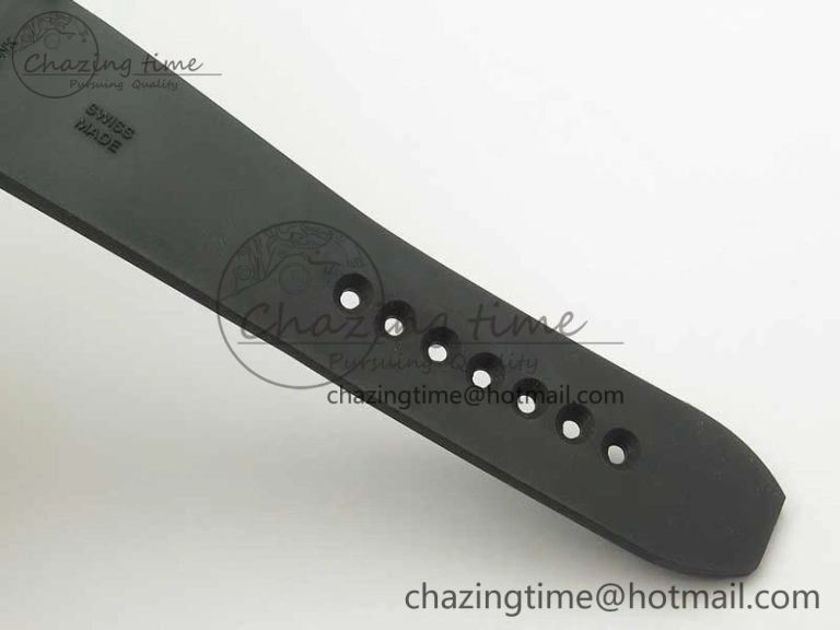 Calibre De Cartier Diver Black JF 1:1 Best Edition White Dial On Black Rubber Strap A23J