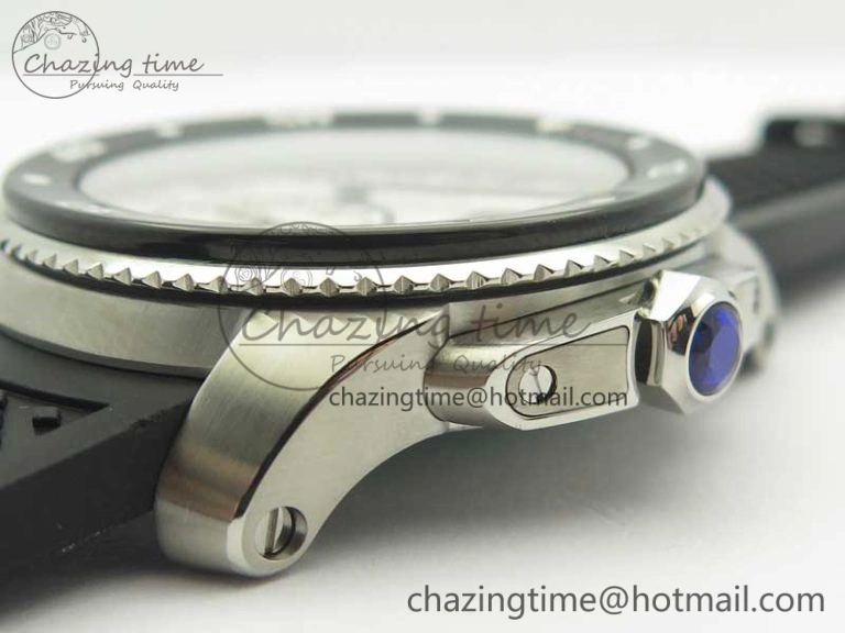 Calibre De Cartier Diver Black JF 1:1 Best Edition White Dial On Black Rubber Strap A23J