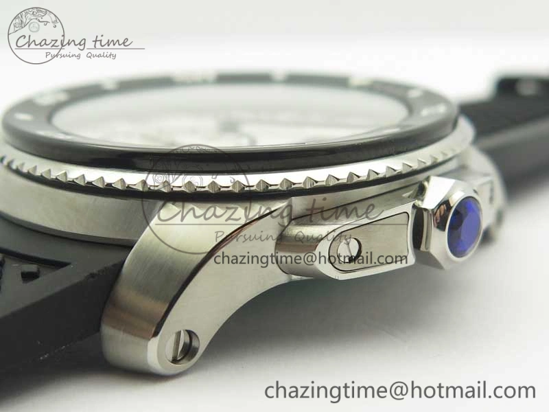 Calibre De Cartier Diver Black JF 1:1 Best Edition White Dial On Black Rubber Strap A23J