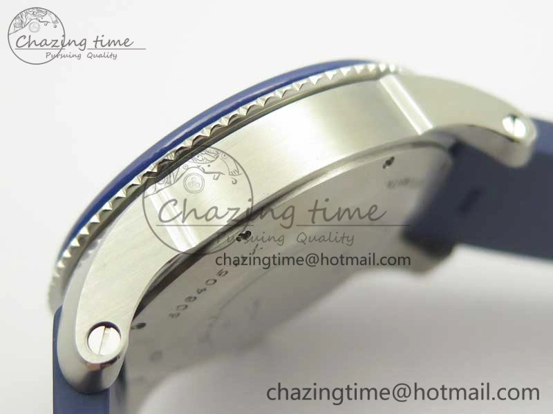 Calibre De Cartier Diver Blue JF 1:1 Best Edition White Dial On Blue Rubber Strap A23J