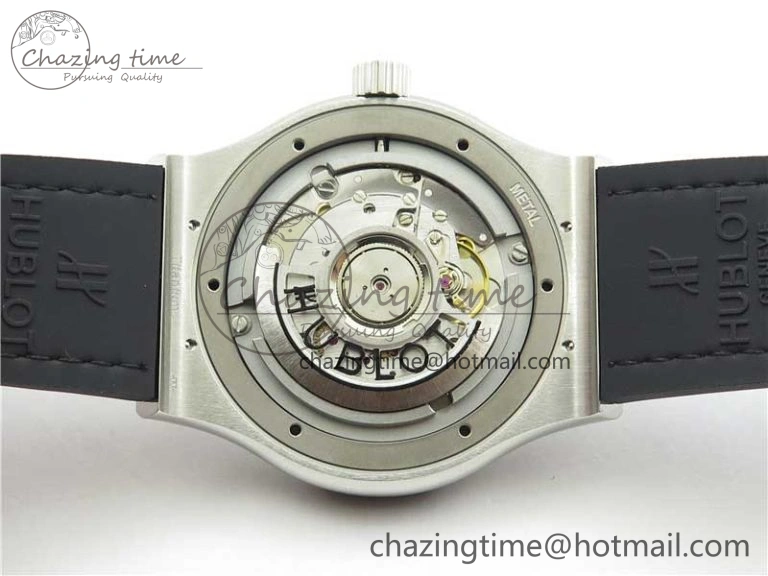 Classic Fusion 42mm SS B50 Gray Dial On Gray Gummy Strap A2892