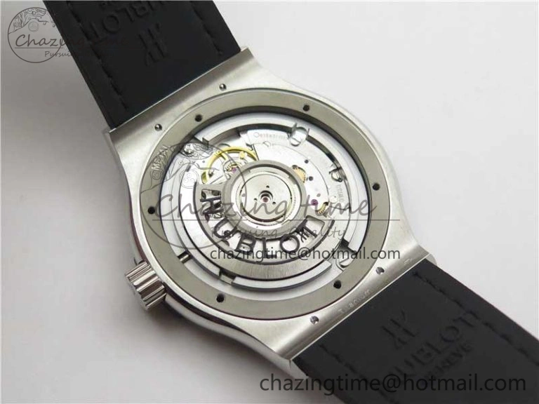 Classic Fusion 42mm SS B50 Gray Dial On Gray Gummy Strap A2892