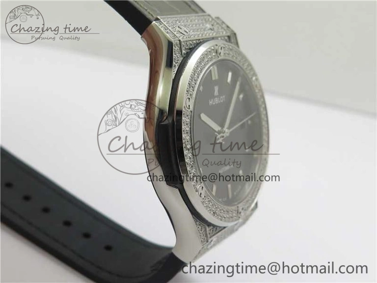 Classic Fusion 42mm SS Paved Diamonds Case Bezel B50F Gray Dial On Gummy Strap A2892