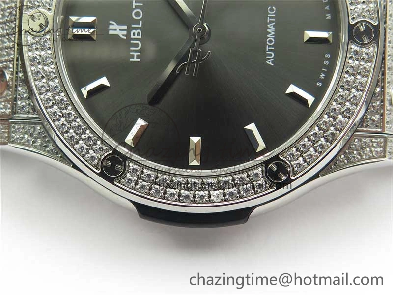 Classic Fusion 42mm SS Paved Diamonds Case Bezel B50F Gray Dial On Gummy Strap A2892