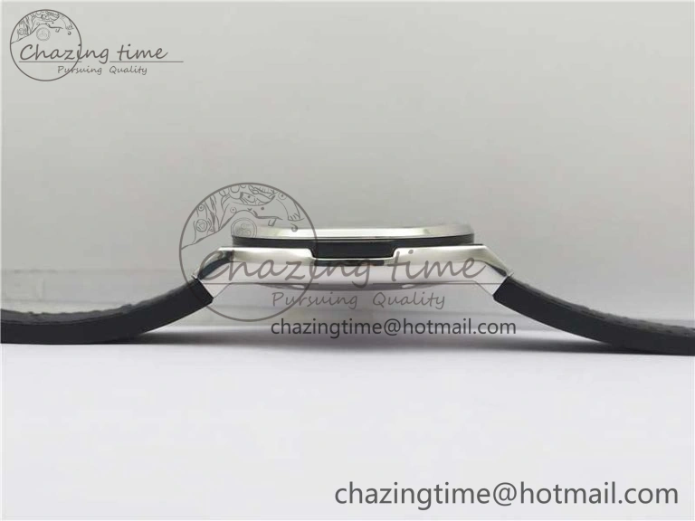 Classic Fusion 42mm SS WWF 1:1 Best Edition Black Dial On Gummy Strap Asian HB1112
