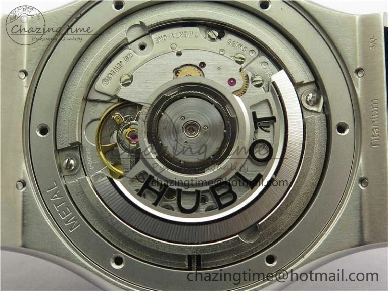 Classic Fusion 42mm SS WWF 1:1 Best Edition Gray Dial On Gummy Strap Asian HB1112
