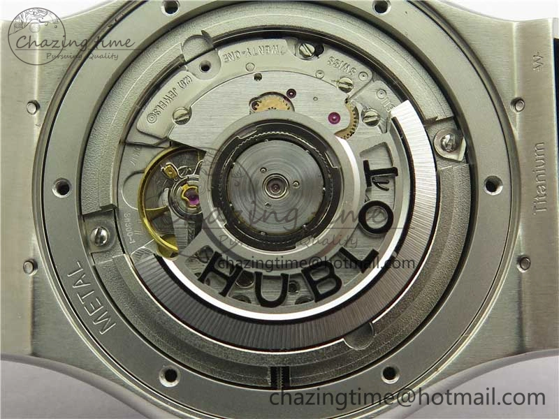 Classic Fusion 42mm SS WWF 1:1 Best Edition Gray Dial On Gummy Strap Asian HB1112