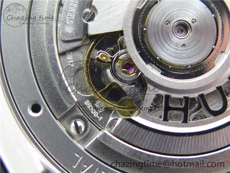 Classic Fusion 42mm SS WWF 1:1 Best Edition Gray Dial On Gummy Strap Asian HB1112