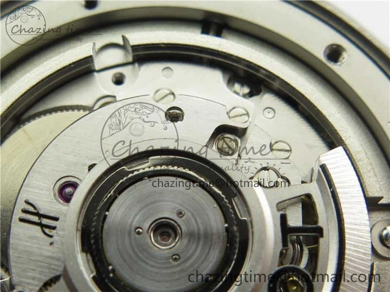 Classic Fusion 42mm SS WWF 1:1 Best Edition Gray Dial On Gummy Strap Asian HB1112