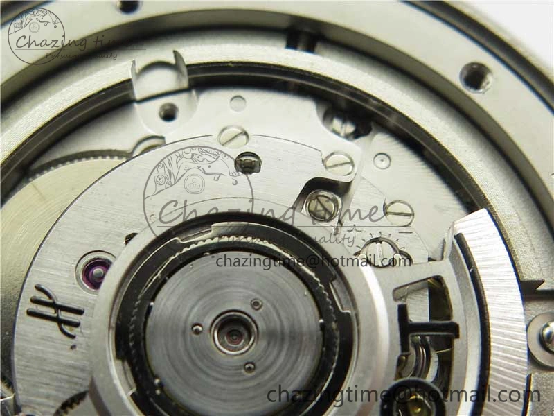 Classic Fusion 42mm SS WWF 1:1 Best Edition Gray Dial On Gummy Strap Asian HB1112