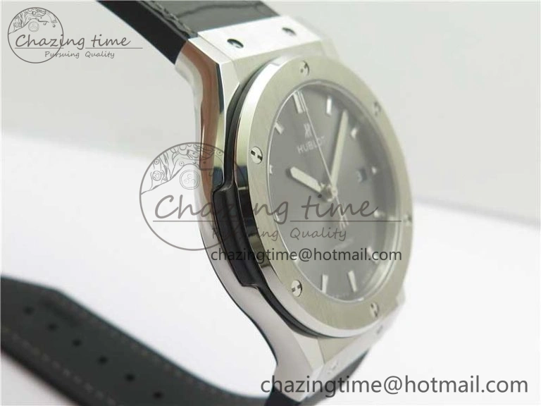 Classic Fusion 42mm SS WWF 1:1 Best Edition Gray Dial On Gummy Strap Asian HB1112