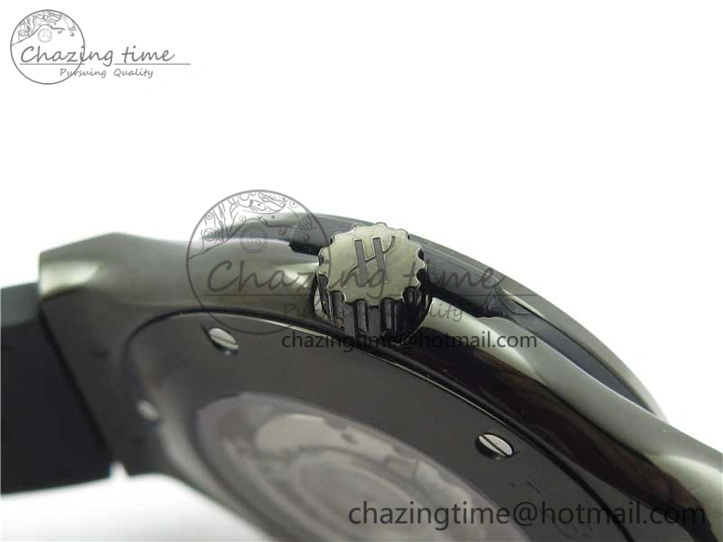 Classic Fusion Automatic  DLC Diamonds Case WWF Best Edition Diamonds Skull Dial on Black Gummy Strap HB1112
