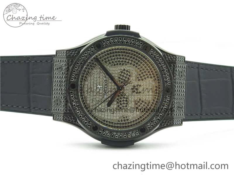 Classic Fusion Automatic  DLC Diamonds Case WWF Best Edition Diamonds Skull Dial on Black Gummy Strap HB1112
