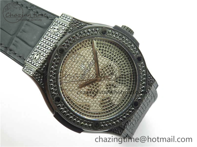 Classic Fusion Automatic  DLC Diamonds Case WWF Best Edition Diamonds Skull Dial on Black Gummy Strap HB1112