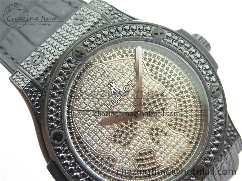 Classic Fusion Automatic  DLC Diamonds Case WWF Best Edition Diamonds Skull Dial on Black Gummy Strap HB1112