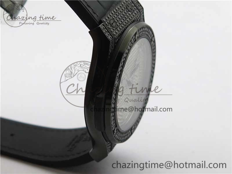 Classic Fusion Automatic  DLC Diamonds Case WWF Best Edition Diamonds Skull Dial on Black Gummy Strap HB1112