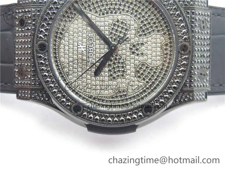 Classic Fusion Automatic  DLC Diamonds Case WWF Best Edition Diamonds Skull Dial on Black Gummy Strap HB1112