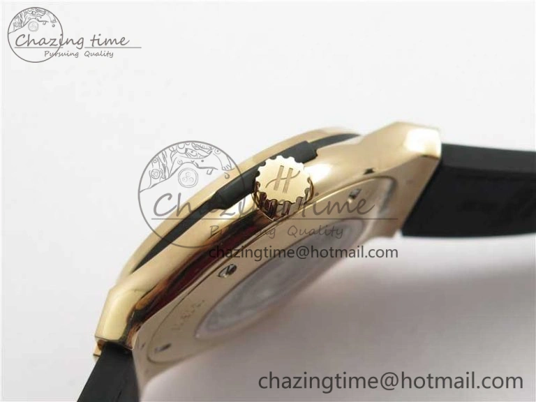 Classic Fusion Automatic  RG Diamonds Case WWF Best Edition Diamonds Paved Dial on Black Gummy Strap HB1112