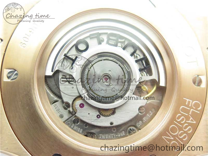 Classic Fusion Automatic  RG Diamonds Case WWF Best Edition Diamonds Paved Dial on Black Gummy Strap HB1112