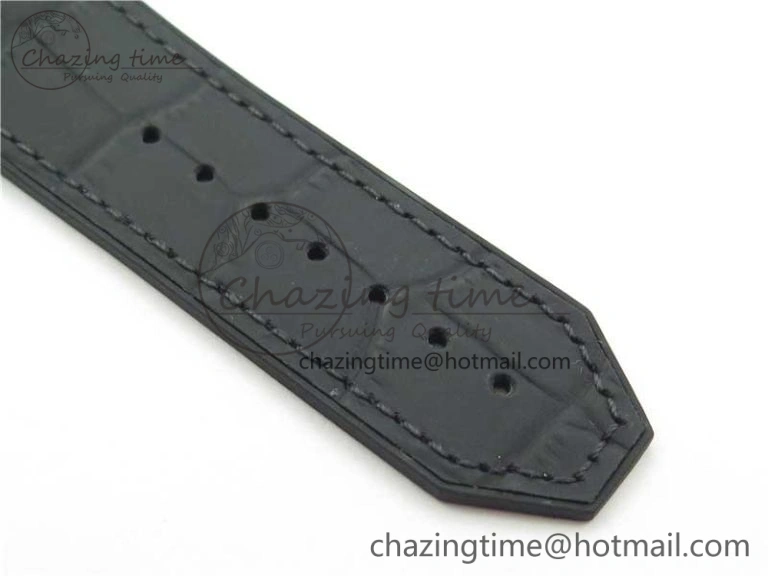 Classic Fusion Automatic  RG Diamonds Case WWF Best Edition Diamonds Paved Dial on Black Gummy Strap HB1112