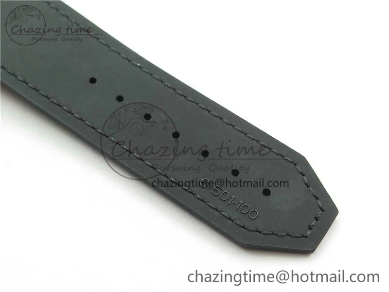 Classic Fusion Automatic  RG Diamonds Case WWF Best Edition Diamonds Paved Dial on Black Gummy Strap HB1112
