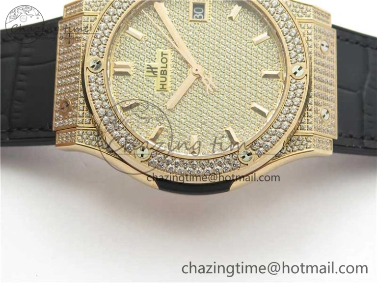 Classic Fusion Automatic  RG Diamonds Case WWF Best Edition Diamonds Paved Dial on Black Gummy Strap HB1112
