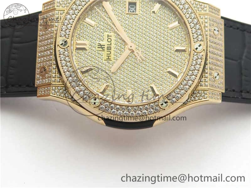 Classic Fusion Automatic  RG Diamonds Case WWF Best Edition Diamonds Paved Dial on Black Gummy Strap HB1112