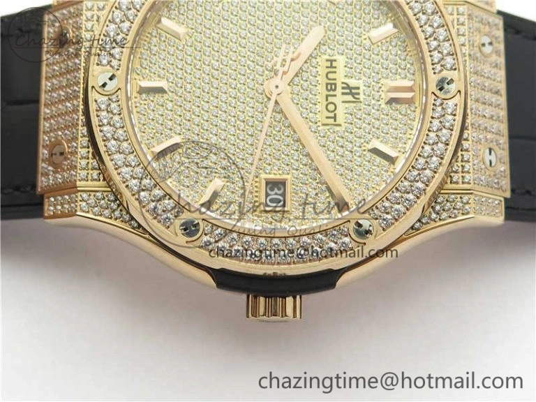 Classic Fusion Automatic  RG Diamonds Case WWF Best Edition Diamonds Paved Dial on Black Gummy Strap HB1112