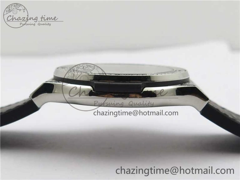 Classic Fusion Automatic  SS Diamonds Case WWF Best Edition Diamonds Paved Dial on Black Gummy Strap HB1112